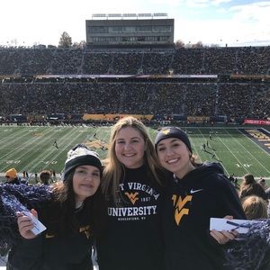 Meet your Posher, Casey